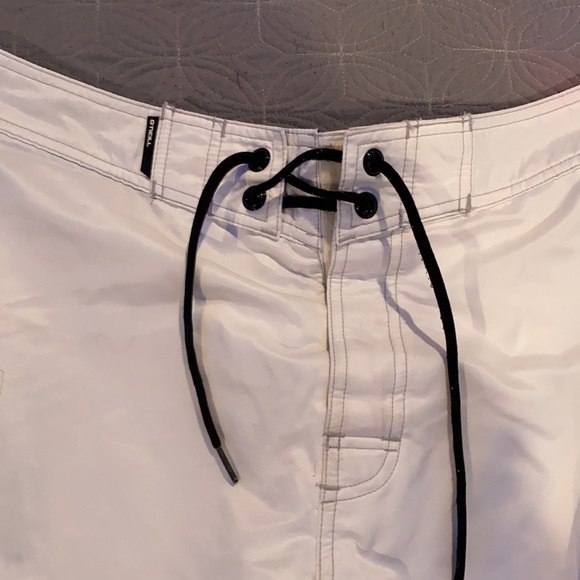 O’Neill White Board Shorts - Picture 6 of 7